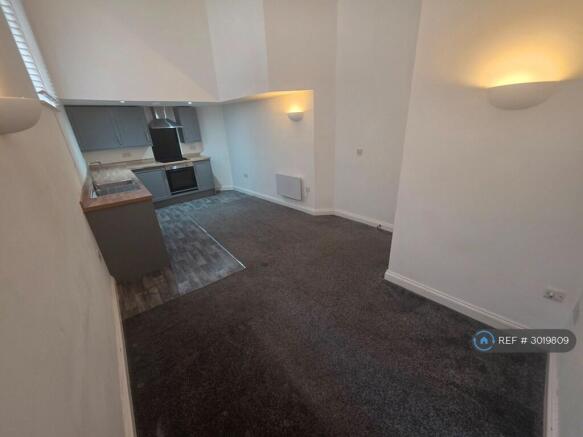 2 bed Flat to rent Image 4
