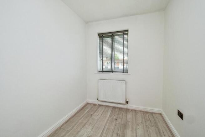 3 bed Terraced for sale Image 11