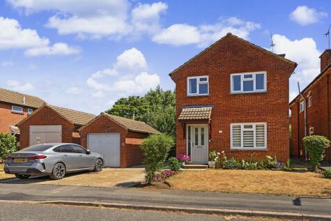 Chesterfield Crescent, Wing