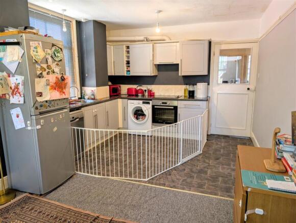 12a Sandford Avenue, Church Stretton, SY6 6BW photo 4