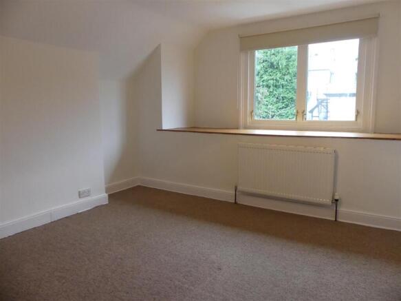 2 bed Apartment to rent Image 8