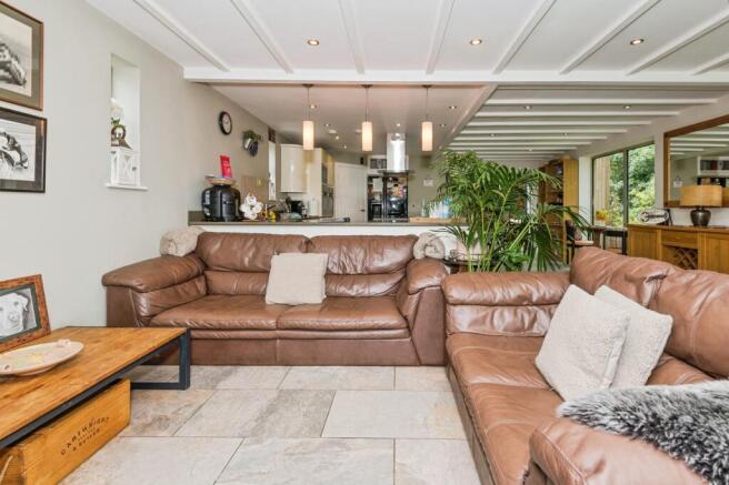 4 bed Detached for sale Image 6