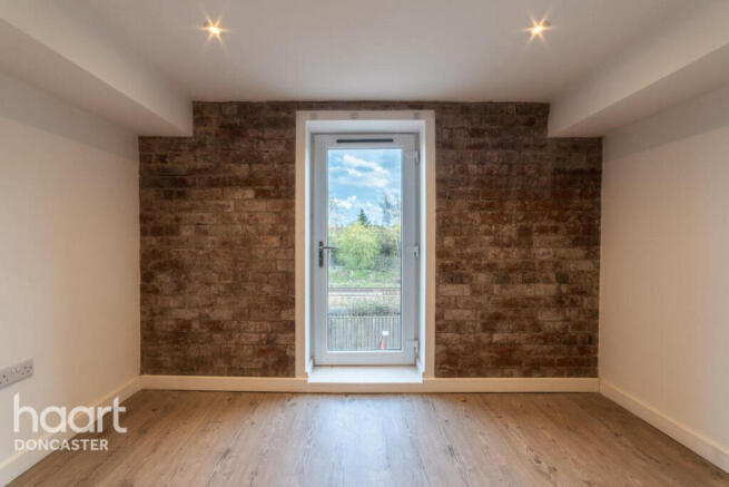 2 bed Apartment for sale Image 6