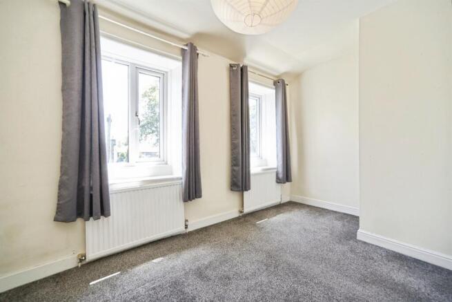 2 bed Terraced for sale Image 8