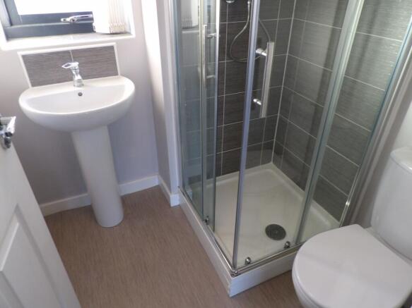 3 bed Detached to rent Image 11