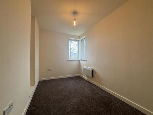 2 bed Apartment to rent Image 6