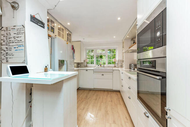 Barker Close, Chichester photo 4