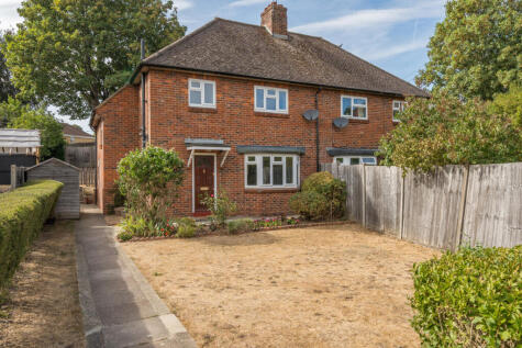 Roman Way, Farnham, GU9