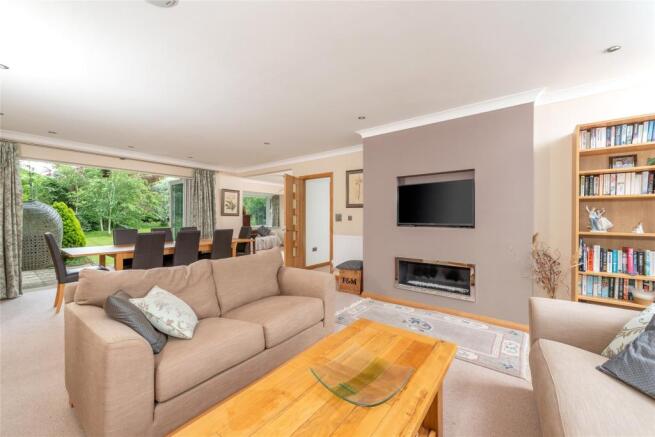Sitting/Dining Room