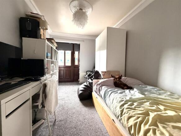 4 bed Semi-Detached for sale Image 11
