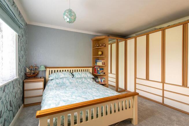 Borden Lane bedroom2b.jpg