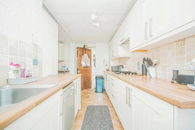 St. Brides Road, Aberkenfig, Bridgend photo 4
