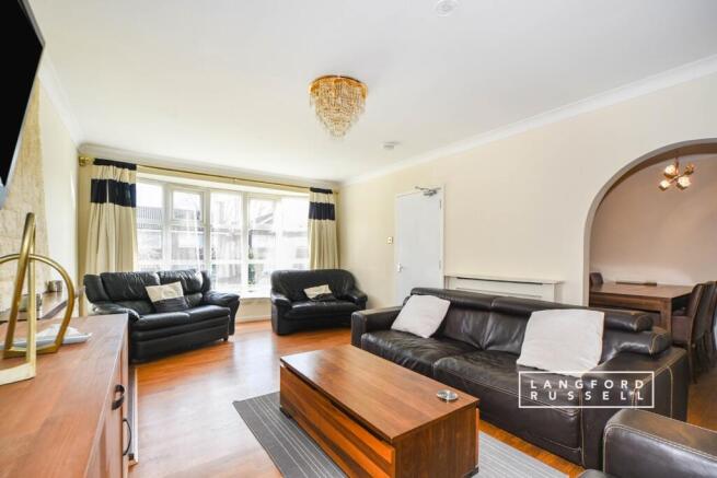 fe4b808e-c21c-f11...