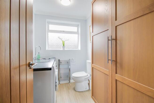 4 bed Detached for sale Image 8