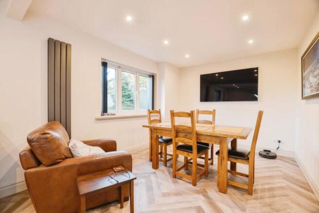 4 bed Detached for sale Image 8