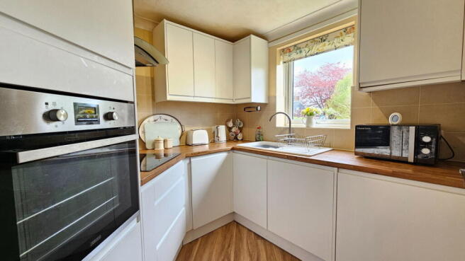 Mallard Court, West Mills, Newbury, RG14 5HL photo 4