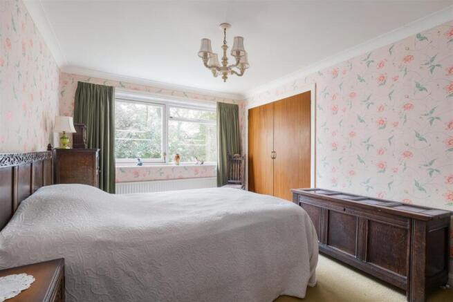 3 bed Apartment for sale Image 11