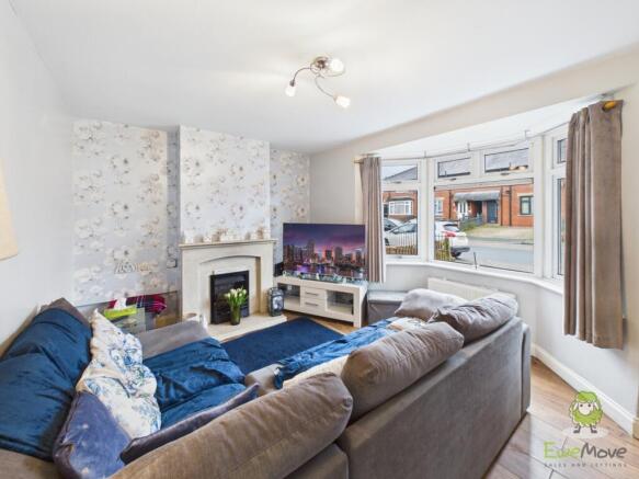 CAM04233G0-PR0056-STILL037