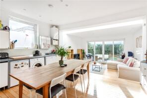 40a, Lydden Grove, London SW18 4LN