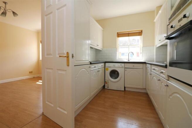 Kitchen pic 2.JPG