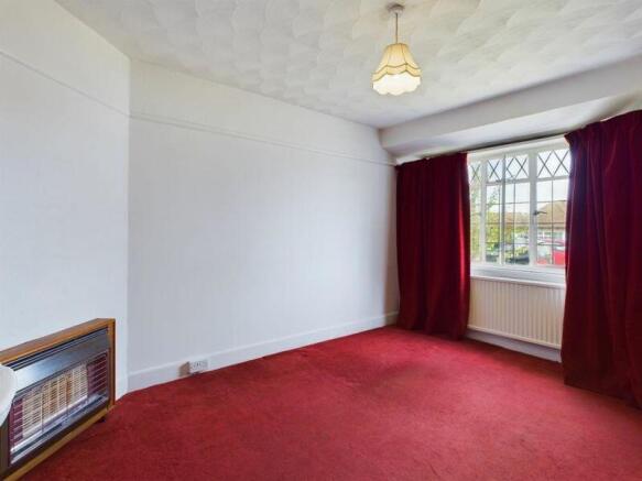 Bedroom also to front