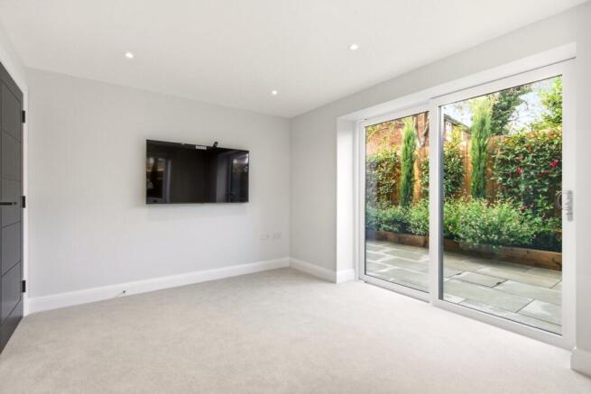 Deacon Close, St. Albans, Hertfordshire, AL1 photo 4