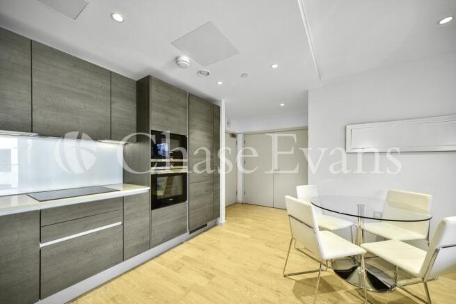 Onyx Apartments, Cam
