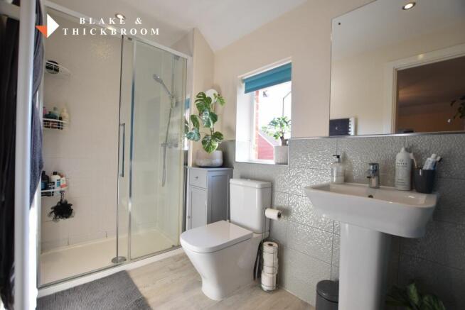 EN SUITE SHOWER ROOM