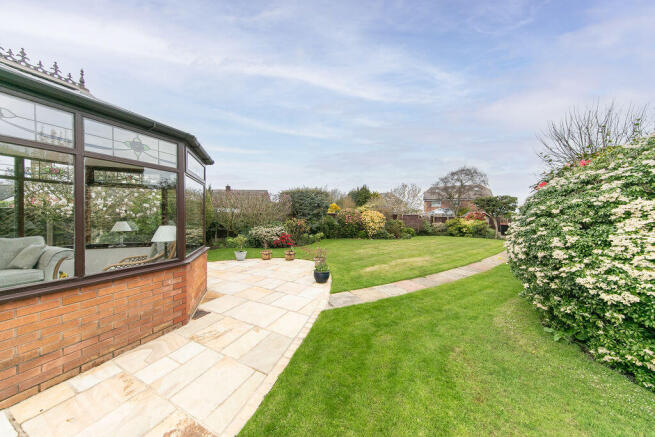 STUNNING private garden