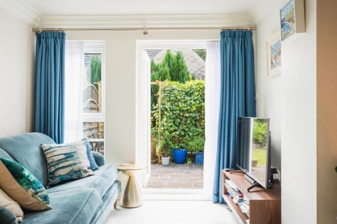 3 bed Flat for sale Image 7
