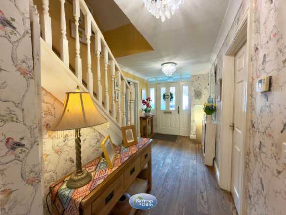 5 bed Detached for sale Image 5
