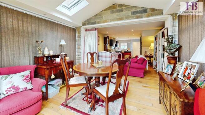 3 bed Town House for sale Image 6