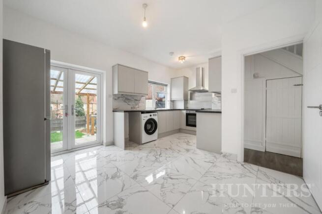 Flat 37, Higham Road N17 6NQ-9.jpg