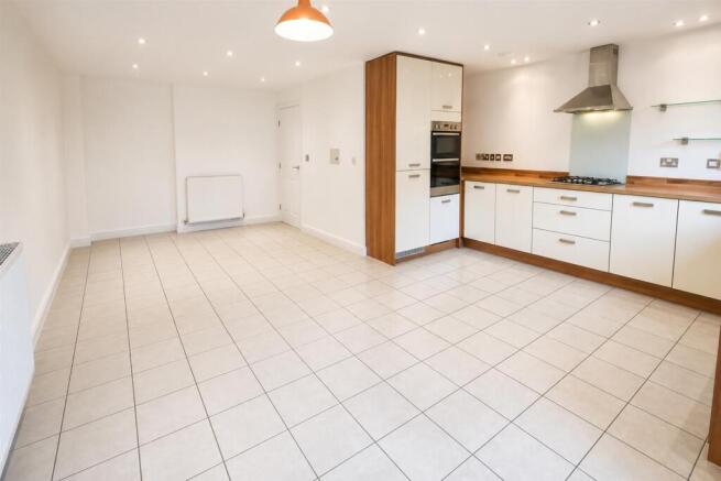 Kitchen 1.jpg