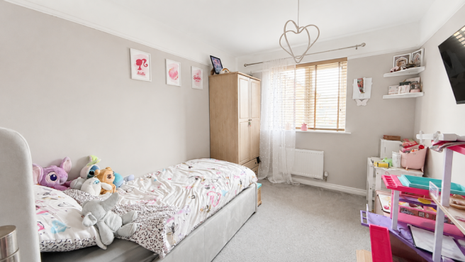 4 bed Detached for sale Image 12