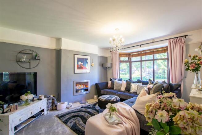 Living Room_DSC0968-HDR copy.jpg