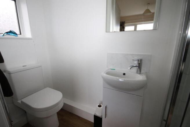 EN SUITE SHOWER ROOM