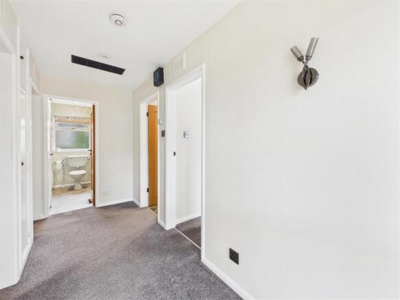 2 bed Semi-Detached Bungalow for sale Image 8