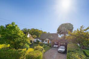 4, Mount Close, Pound Hill, Crawley RH10 7EF