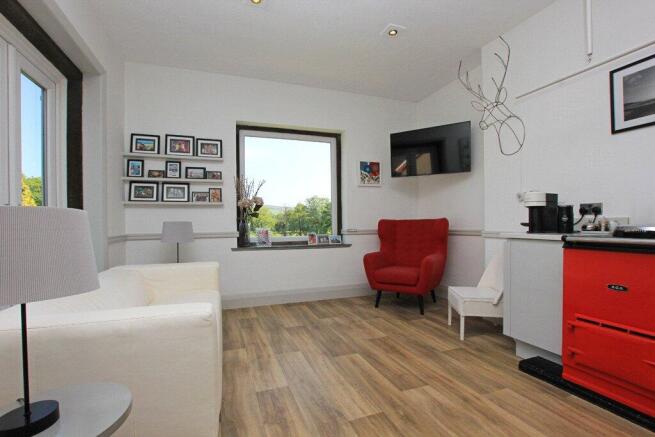 5 bed Detached for sale Image 9