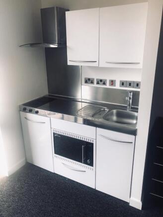 2 bed Apartment to rent Image 12