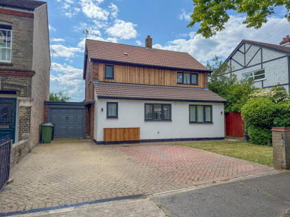 The Avenue, Lowestoft, NR33 7LH