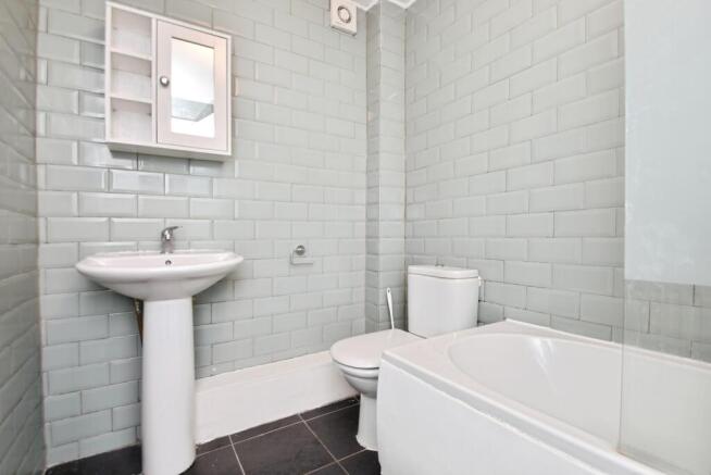 2 bed Flat for sale Image 6