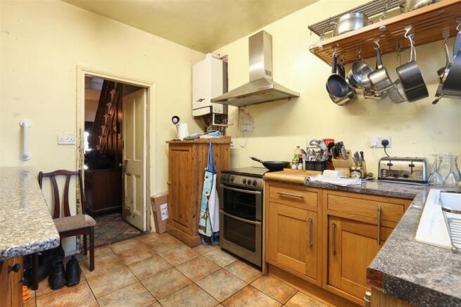 Kitchen2.jpg