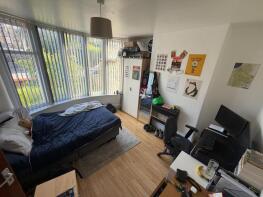 42, Mornington Crescent, Manchester M14 6DE