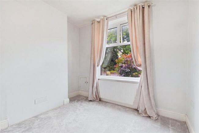 3 bed Terraced to rent Image 4