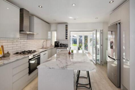 Bradenham Avenue, Welling, DA16