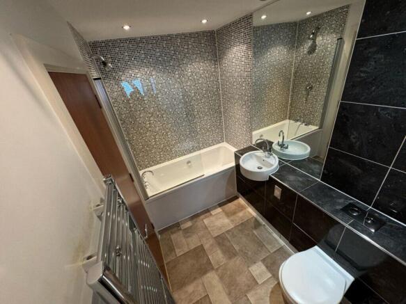 3 bed Apartment for sale Image 12