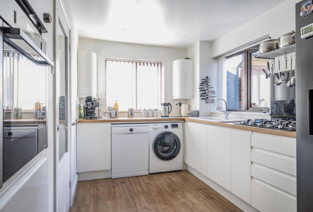 1350465-7-68c2eb2...