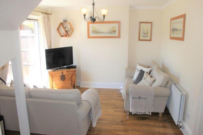 REAR LOUNGE